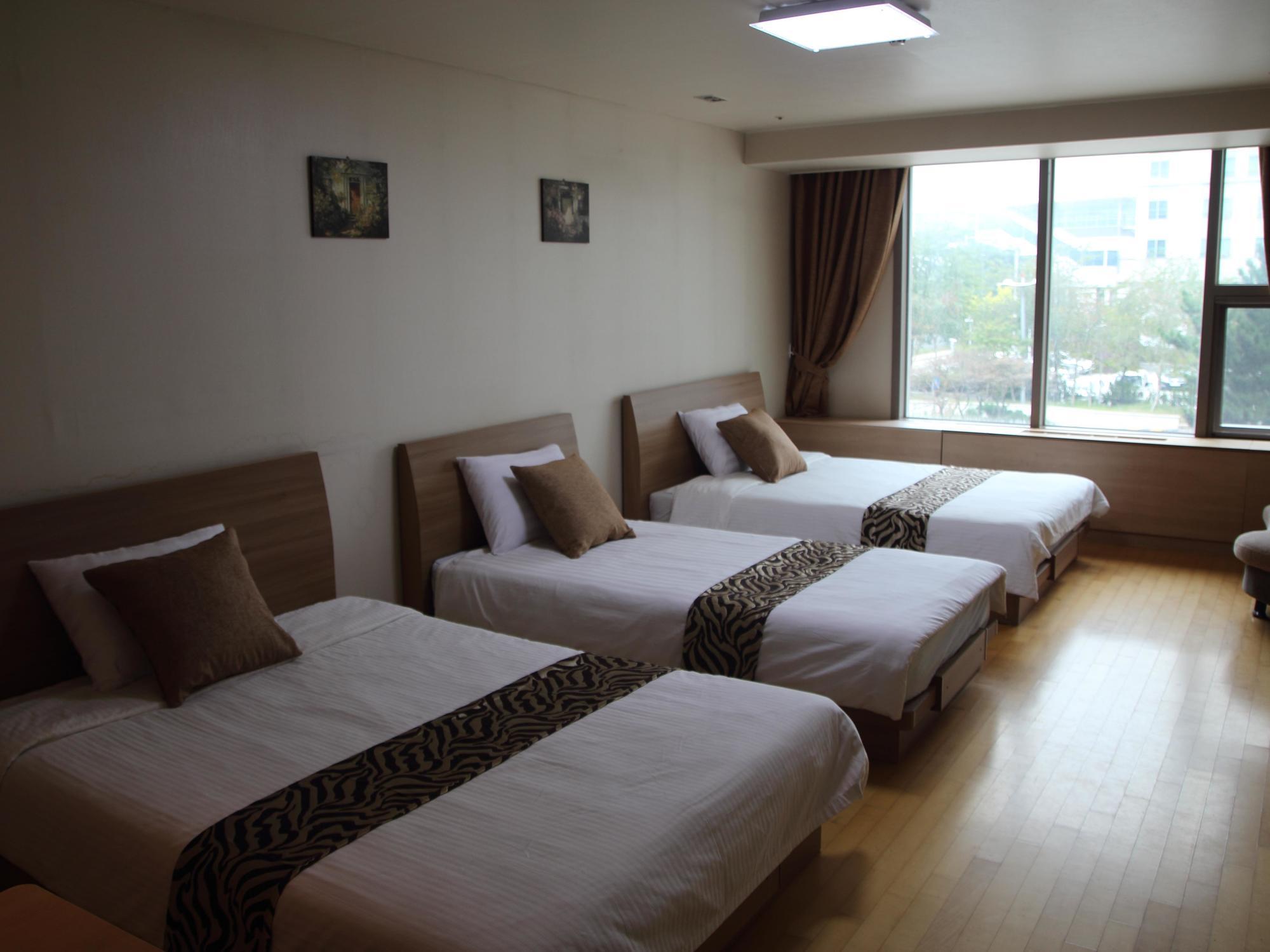 Incheon Airport Guesthouse ภายนอก รูปภาพ
