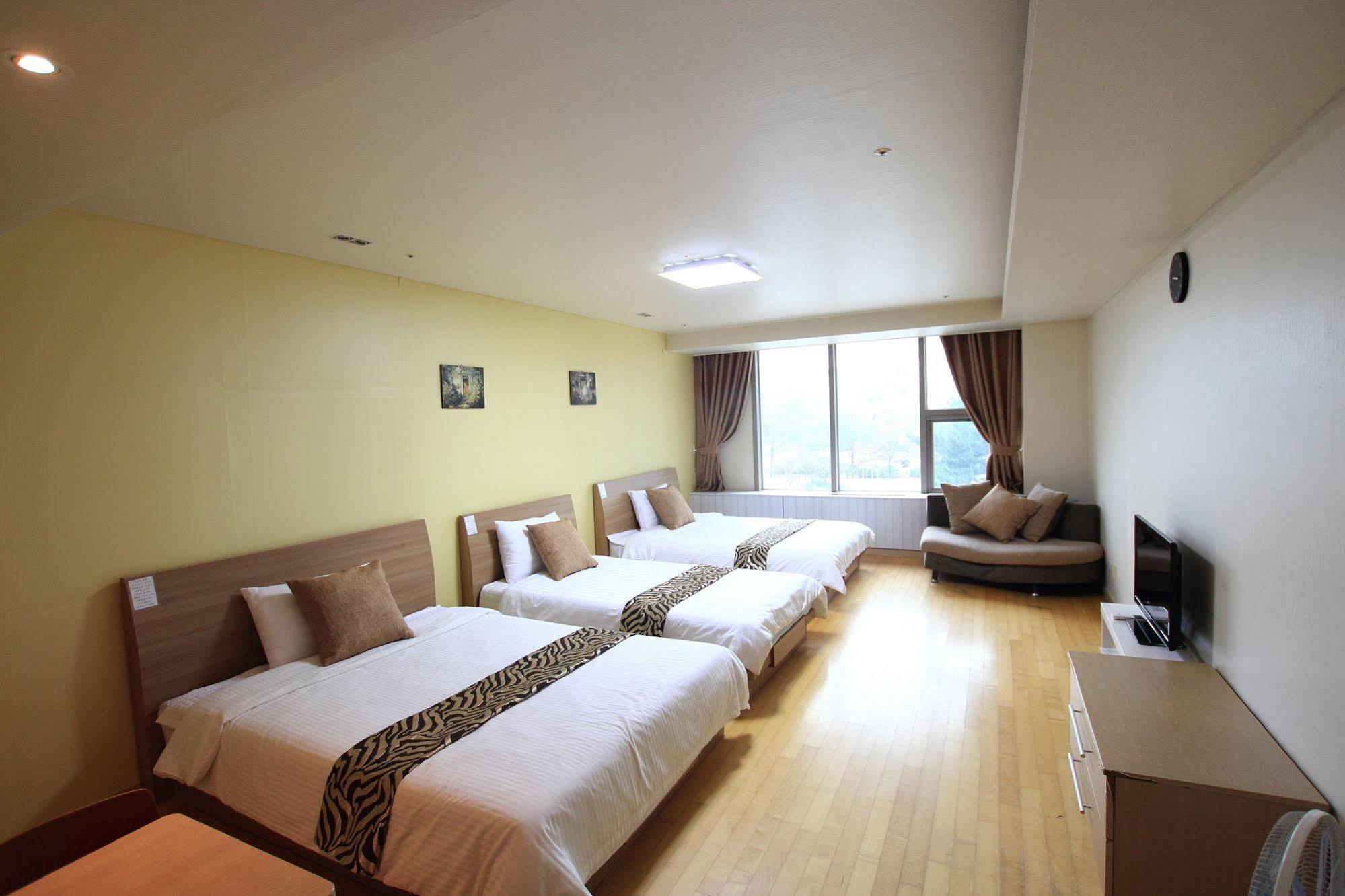 Incheon Airport Guesthouse ภายนอก รูปภาพ